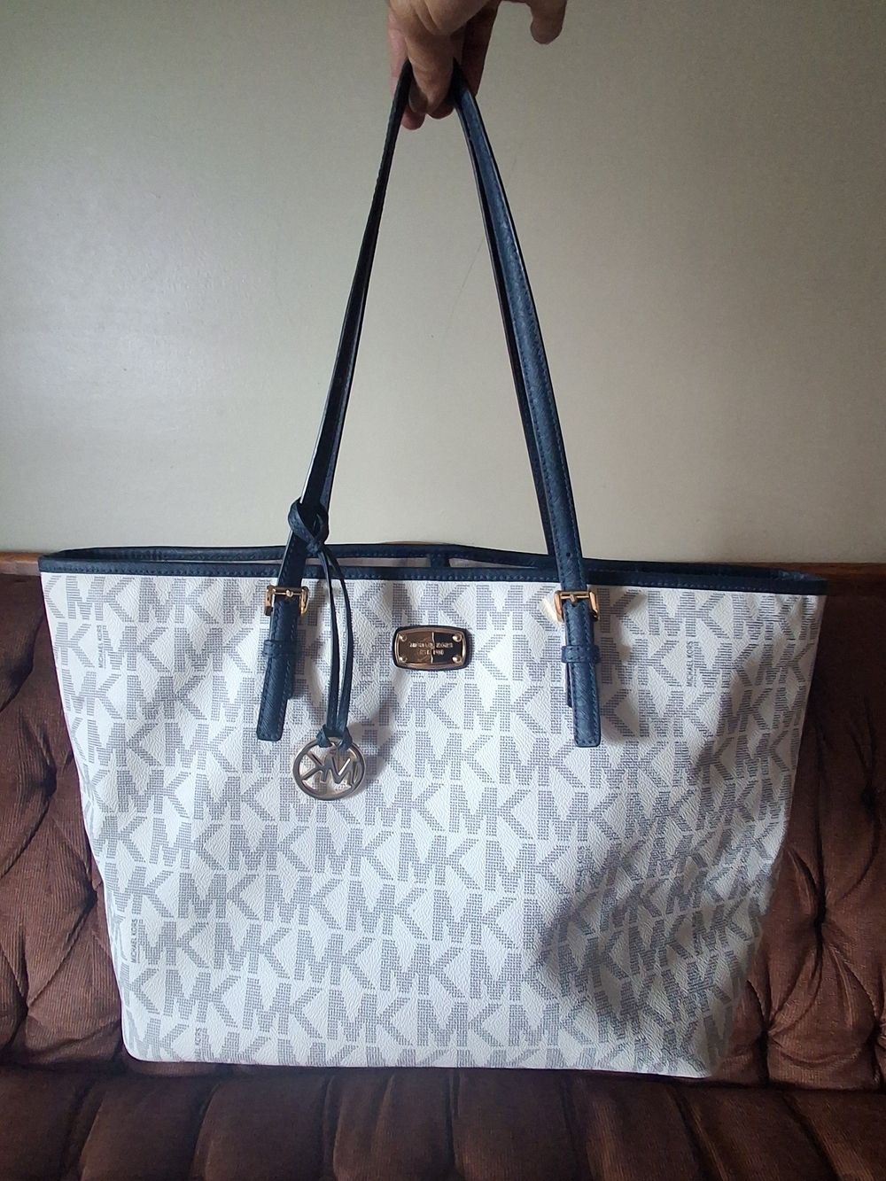 Authentic Michael Kors Jet Set East West Tote Bag - White/Navy (EUC!) - Picture 13 of 16